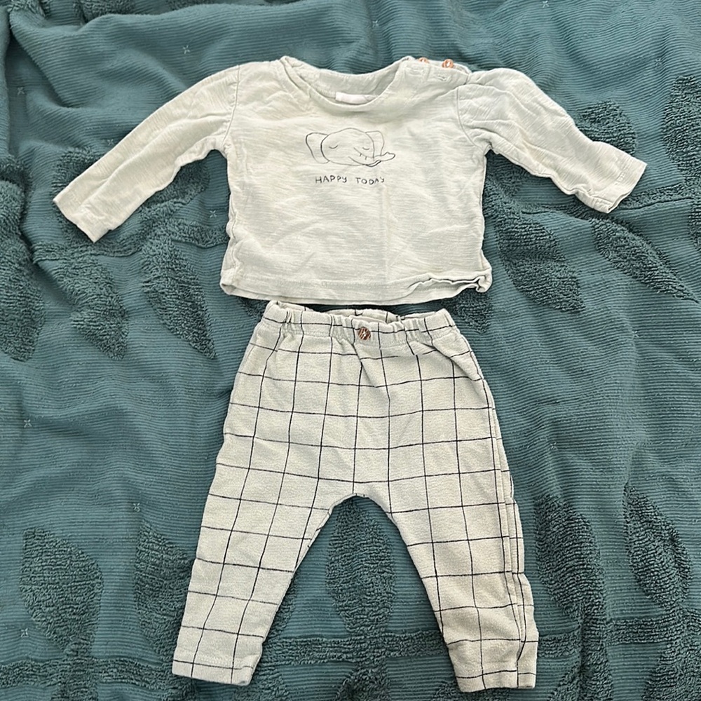 Zara 6-9 month light green set